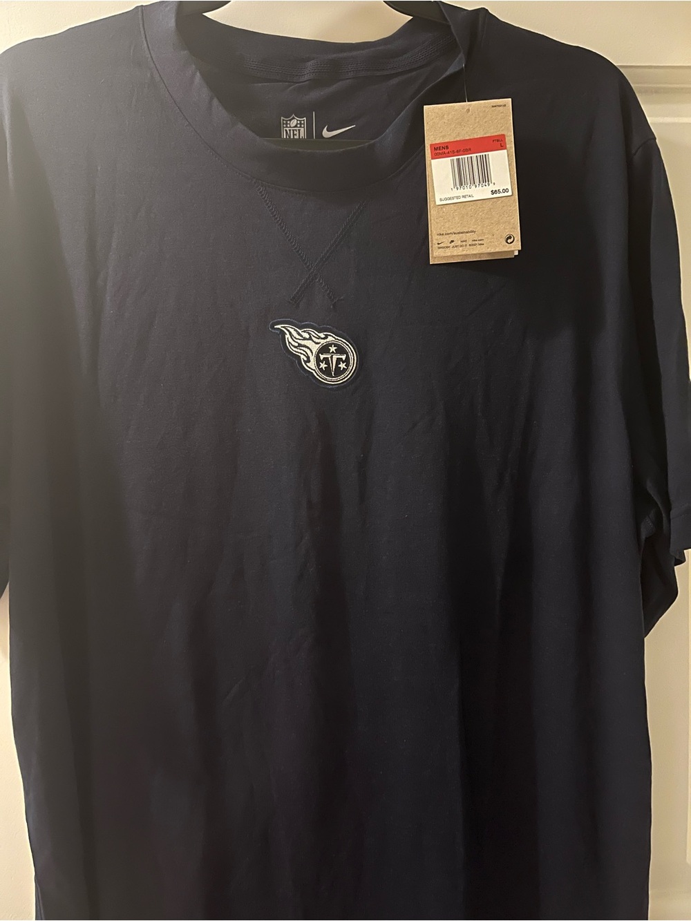 NWT Nike Men’s Navy Short-Sleeve Crew Neck Shirt with Tennessee Titans Logo